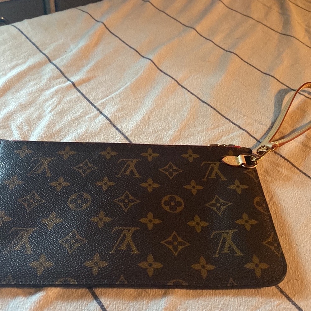Lv neverfull pochette